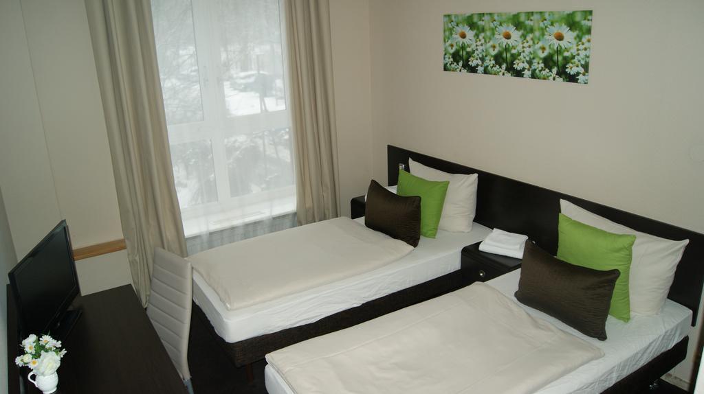 โฮเทล เพนชั่น เอเบอร์ตี Hotel เบอร์ลิน ภายนอก รูปภาพ