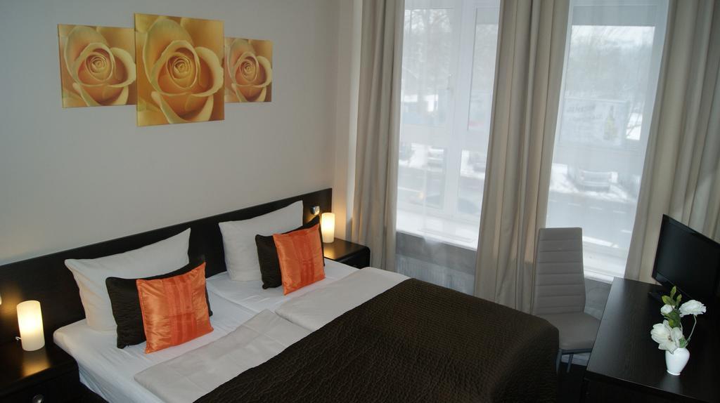 โฮเทล เพนชั่น เอเบอร์ตี Hotel เบอร์ลิน ภายนอก รูปภาพ